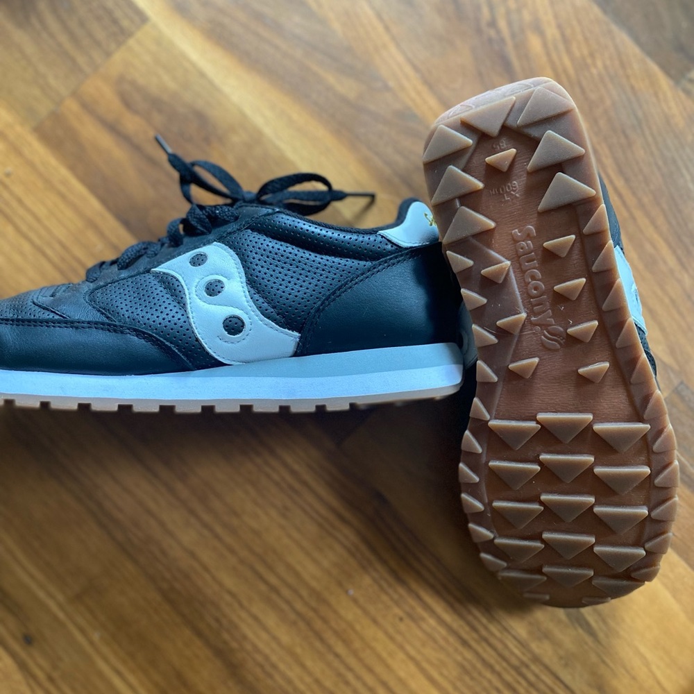 Saucony Jazz Size 9M US.